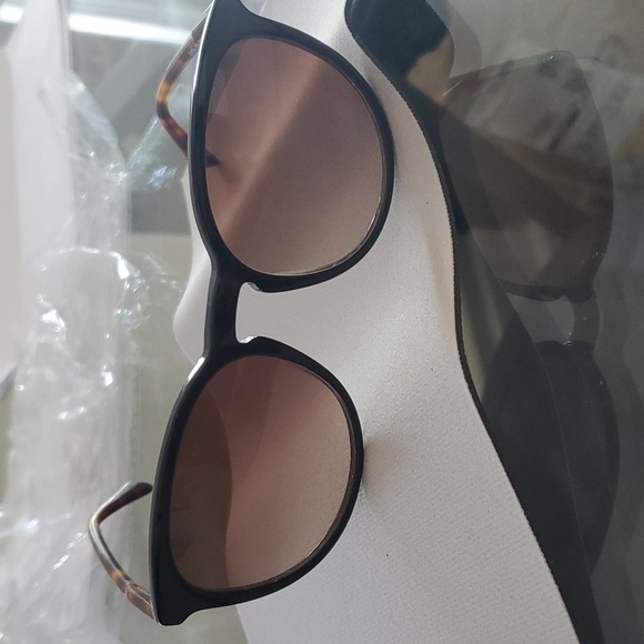 Longchamp sunglasses - Picture 3 of 6